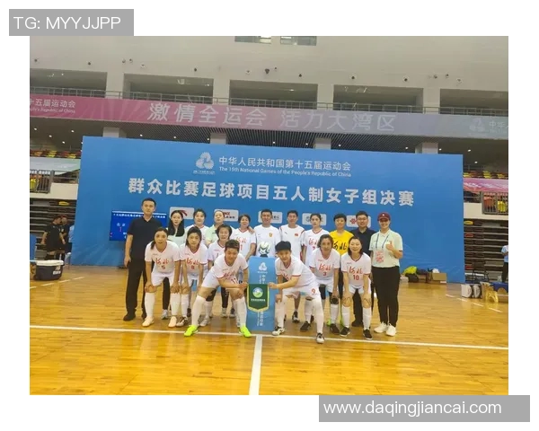 央视评论新疆足球明星展现体育精神与家乡文化的完美结合