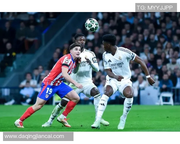 曼联与皇马巅峰对决重燃足球激情历史交锋再掀高潮 曼联与皇马巅峰对决重燃足球激情历史交锋再掀高潮